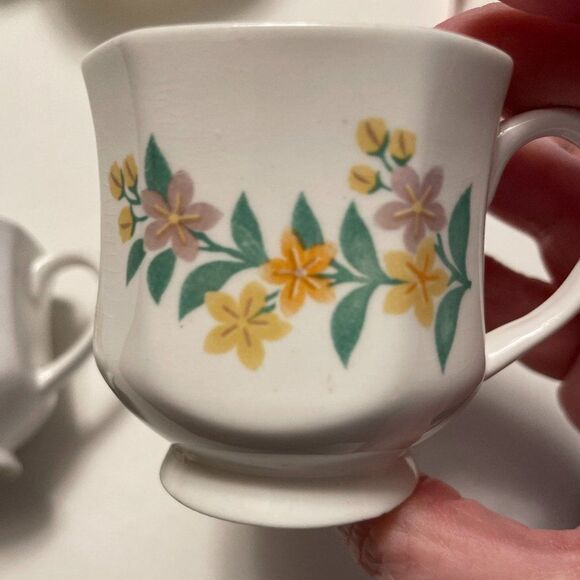 Royal Bengal Fine Bone China Flower Espresso Mug Pair, 2 small mugs, MOD RETRO - Picture 4 of 10